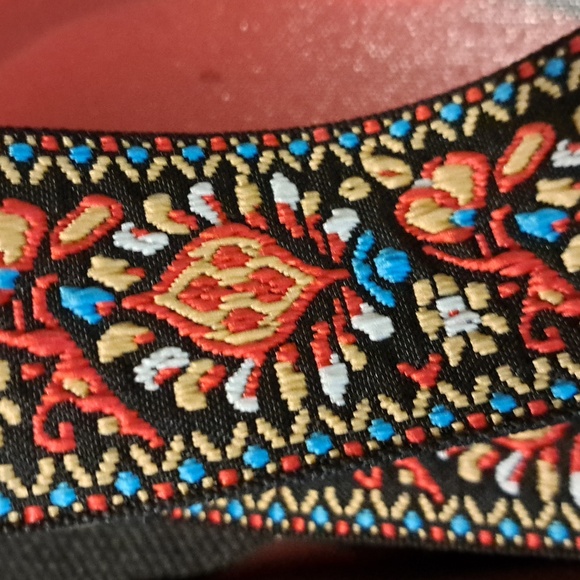 Antik Kraft Crossbody Bag - Picture 3 of 5